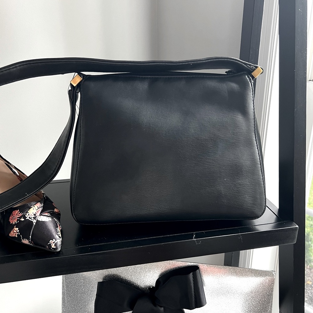 Liz Claiborne Change of Pace Shoulder Bag - Picture 3 of 11